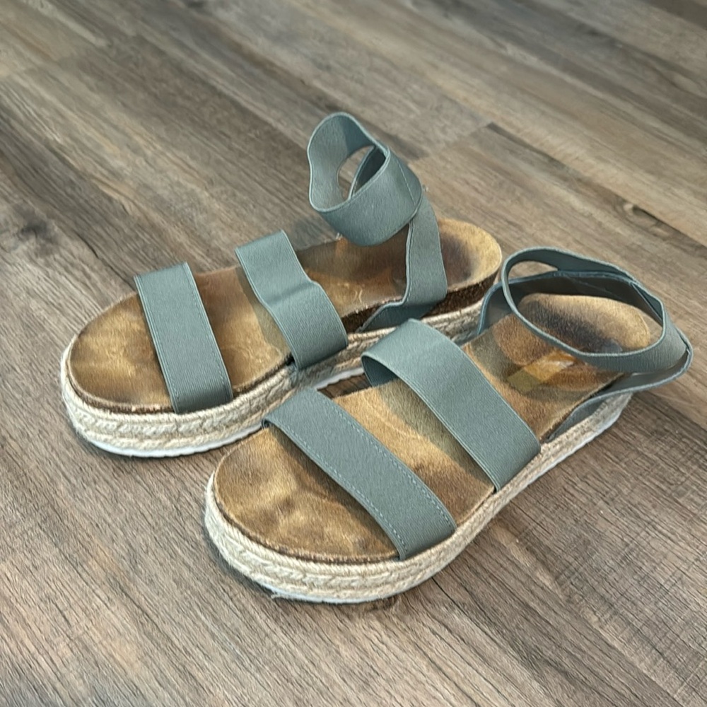 Steve Madden "Kimmie" platform sandals
